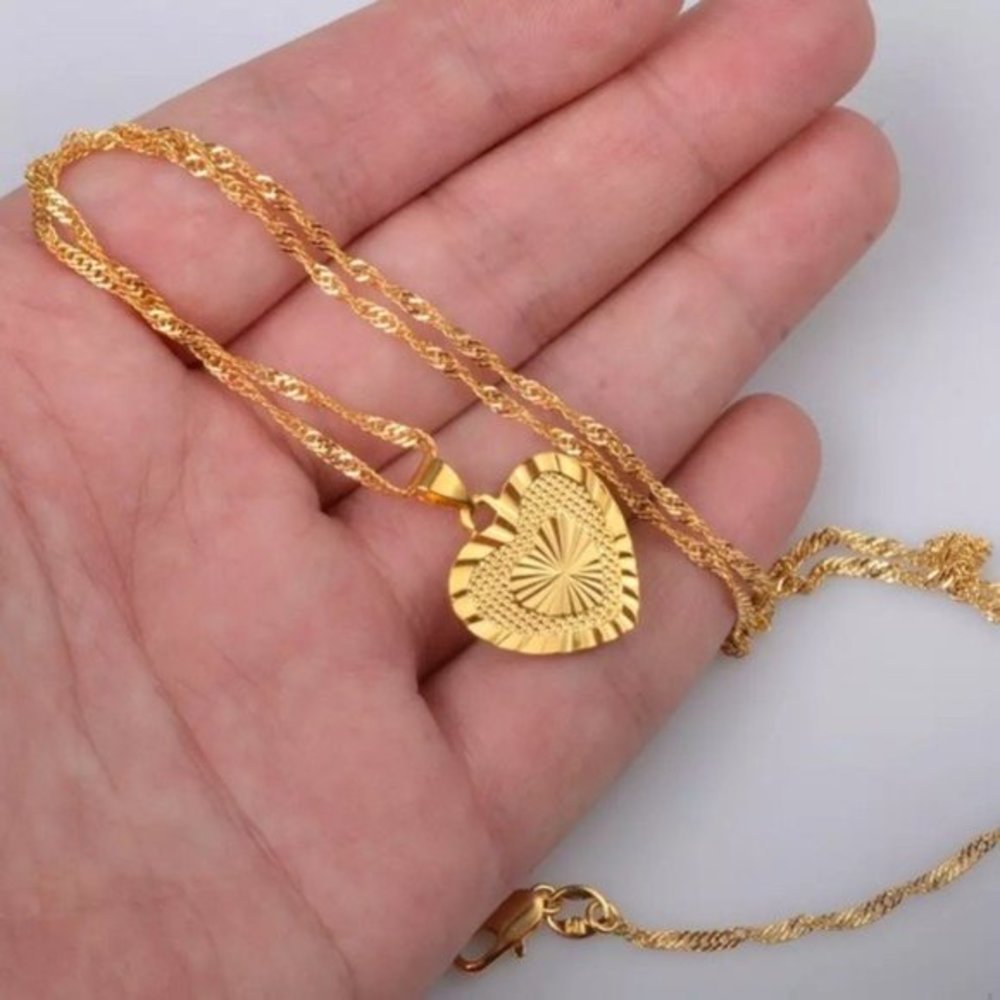 NEW Heart pendant necklace gold chain necklace